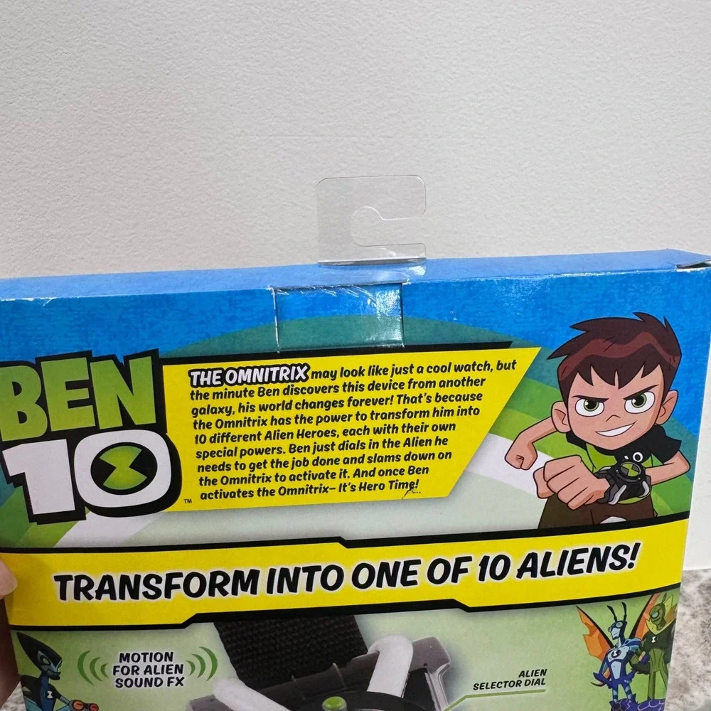 Ben 10 Deluxe Omnitrix Watch Playmates Toys 100+ Phrases Sound FX 76931 NIB